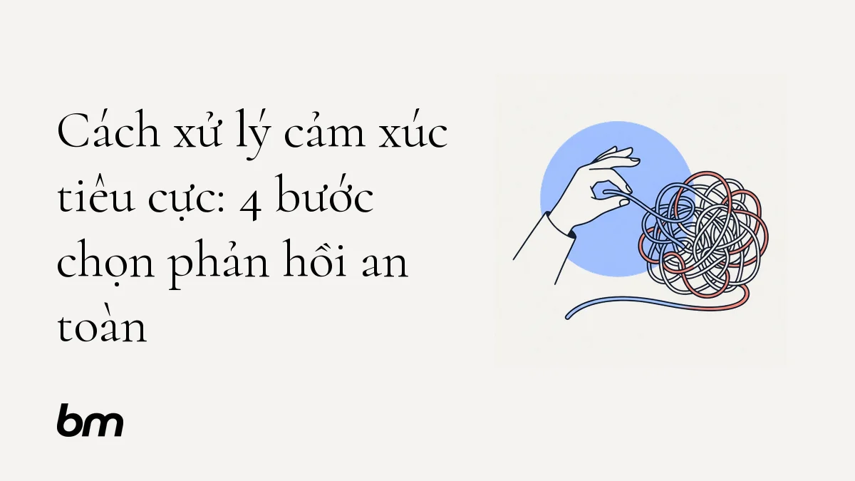 Minh họa cho Cách xử lý cảm xúc tiêu cực: 4 bước chọn phản hồi an toàn: Một bàn tay chọn đầu dây thoáng ra từ một cuộn dây rối, tượng trưng cho việc tìm cách phản hồi an toàn giữa cảm xúc tiêu cực. Minh họa nét đen trên nền trung tính, với một hình tròn xanh nhạt sau bàn tay; nhiều khoảng trắng, không chữ.