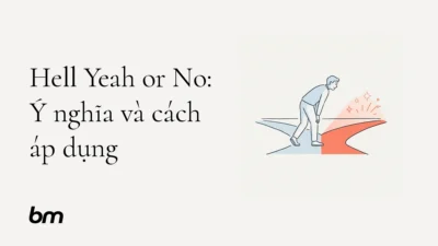 Minh họa cho Hell Yeah or No: Ý nghĩa và cách áp dụng: Một người đứng trước ngã rẽ, nghiêng người về phía con đường sáng rõ hơn, tượng trưng cho lựa chọn có sự hào hứng thực sự.