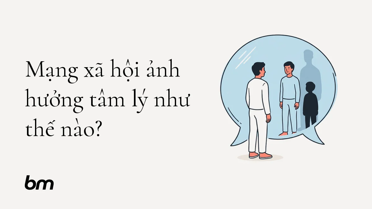 Minh họa cho Mạng xã hội ảnh hưởng tâm lý như thế nào?: Một người nhìn vào chiếc gương hình bong bóng hội thoại. Trong gương, hình phản chiếu của họ nằm cạnh hai bóng người cao thấp khác nhau, gợi cách mạng xã hội trở thành nơi soi mình qua người khác. Chỉ một cảnh, nét đen trên nền trung tính, mặt gương xanh nhạt, nhiều khoảng trống và không có chữ.