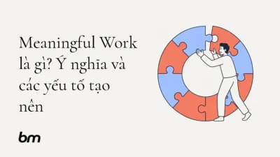 Minh họa cho Meaningful Work là gì? Ý nghĩa và các yếu tố tạo nên: Một người đặt mảnh ghép cuối cùng vào hình tròn còn dang dở, gợi sự kết nối giữa mục đích cá nhân và cấu trúc công việc để tạo thành một tổng thể có ý nghĩa.