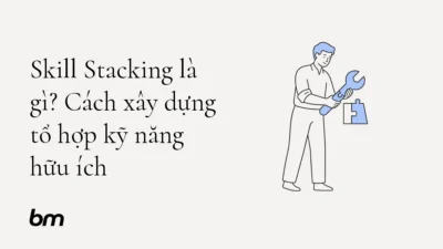 Minh họa cho Skill Stacking là gì? Cách xây dựng tổ hợp kỹ năng hữu ích: Một người ghép hai mảnh kỹ năng thành một công cụ mới, rồi dùng công cụ ấy hoàn thành một dự án nhỏ.